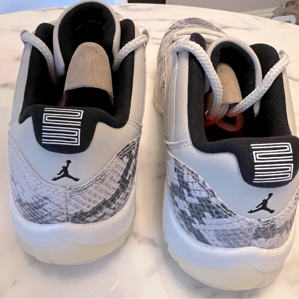NEW Air Jordan 11 Low, Light Bone Snakeskin, M 7.5 / W 9